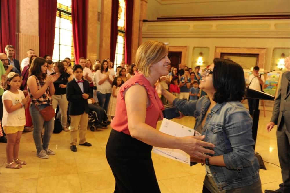 El alcalde de Murcia entrega a los niños y niñas los premios municipales del Día del Medio Ambiente