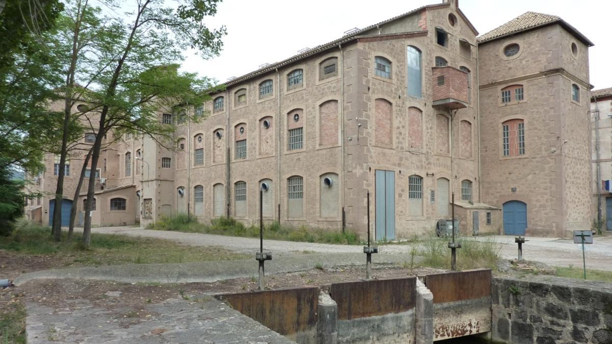 L’antiga fàbrica El Paperer de Cardona, a la llera del riu Cardener, acollirà La Teixidora