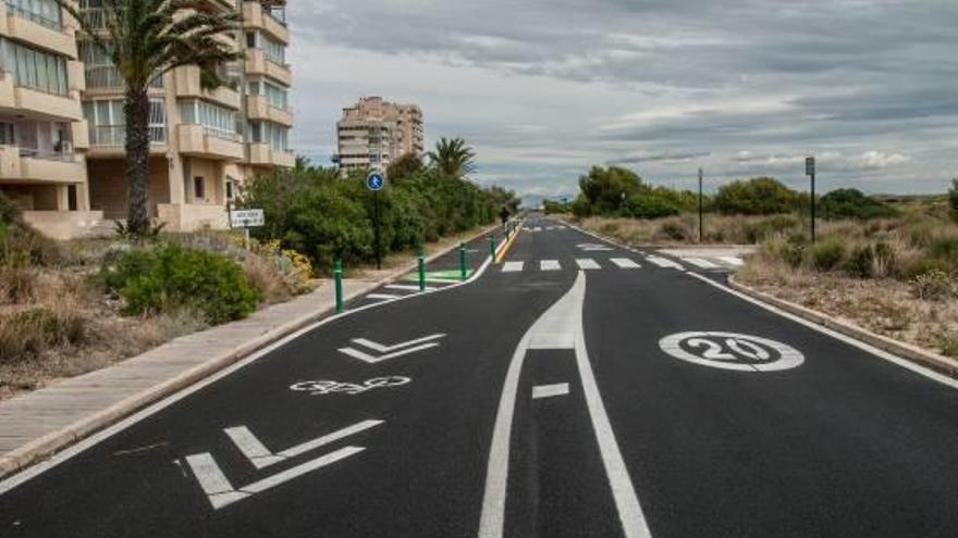 La av. Gola de Pujol es una de las vías principales de El Saler.