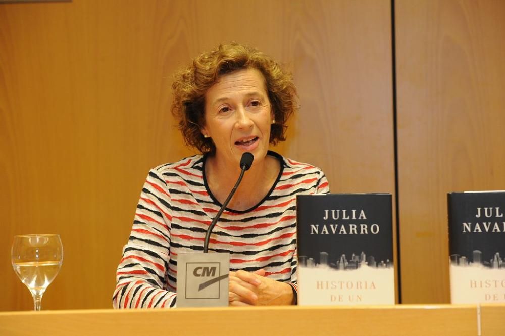 Presentación del libro "Historia de un canalla", d