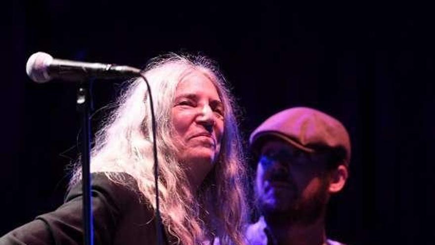 Patti Smith durante una actuación en A Coruña. // Carlos Pardellas