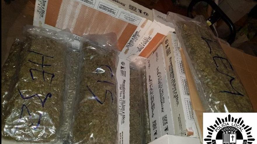 Interceptan 25 kilos de marihuana en una nave del polígono de l´Alcúdia de Crespins