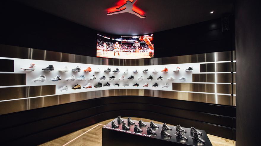 Sala dedicada a Michael Jordan en una tienda de Foot District de España.