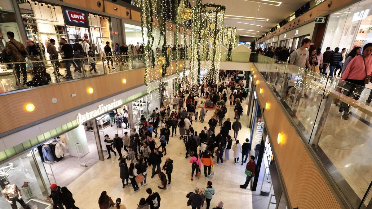 Imagen de archivo del interior del centro comercial de Puerto Venecia