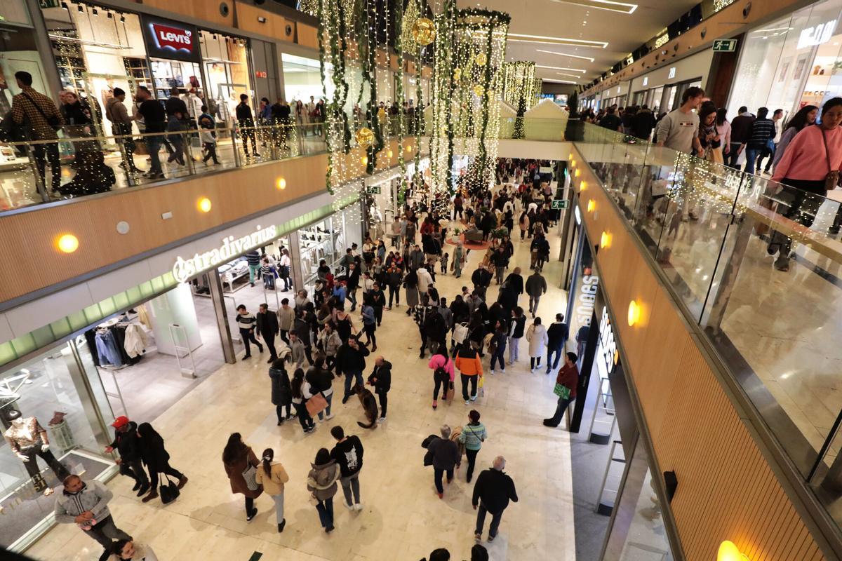 Imagen de archivo del interior del centro comercial de Puerto Venecia