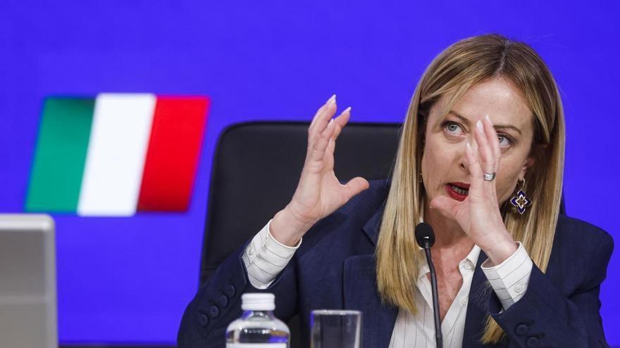 Nuevo escándalo para Giorgia Meloni: el indulto a la organizadora de las fiestas 'bunga-bunga' de Berlusconi desata otra crisis en el Gobierno italiano