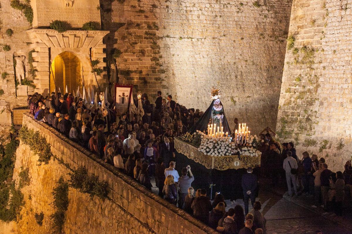 Procesión en el castillo de Dalt Vila