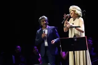 Así fue el concierto de Sole Giménez y Juan Valderrama en Gijón (en imágenes)
