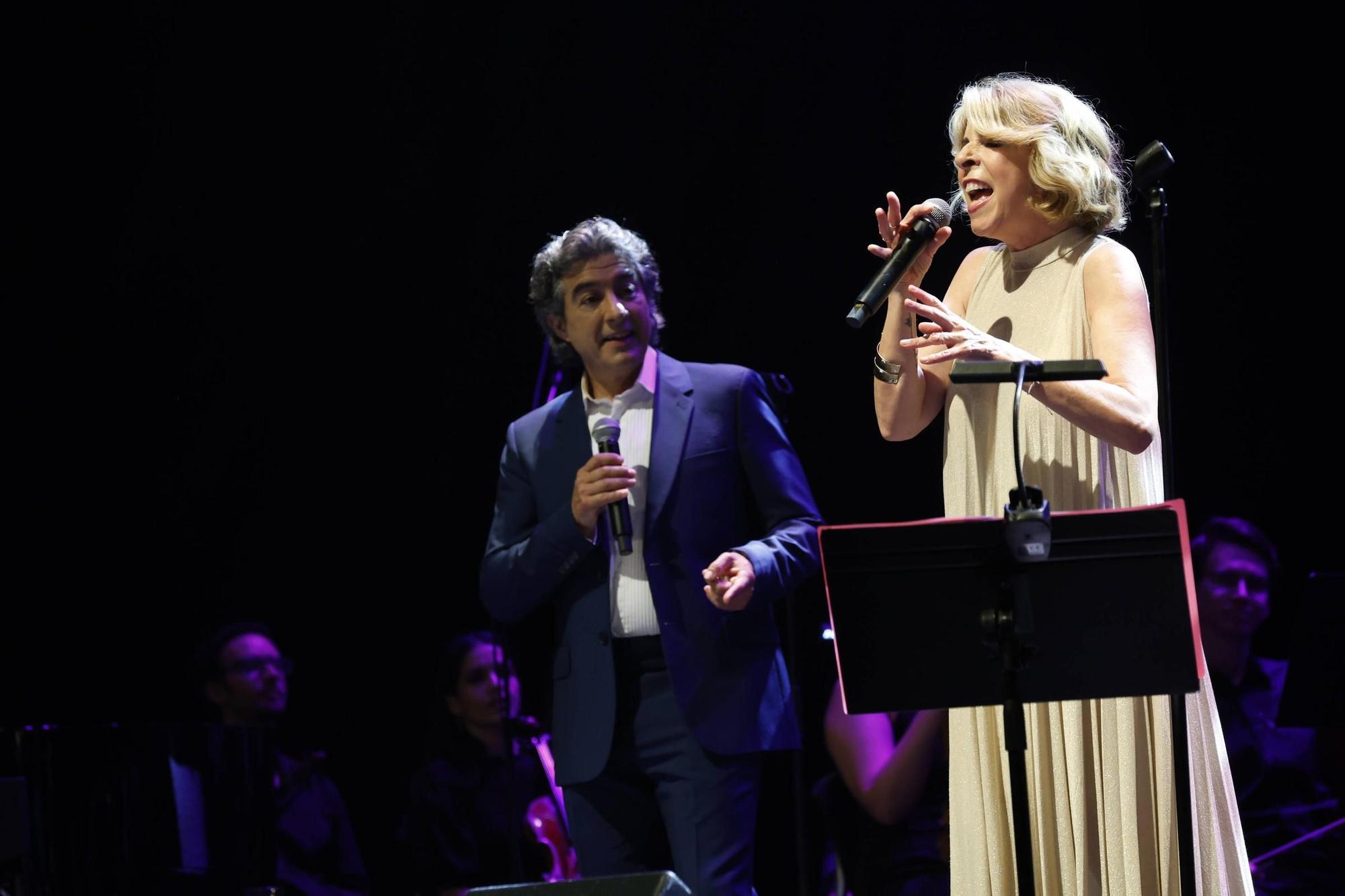 Así fue el concierto de Sole Giménez y Juan Valderrama en Gijón (en imágenes)