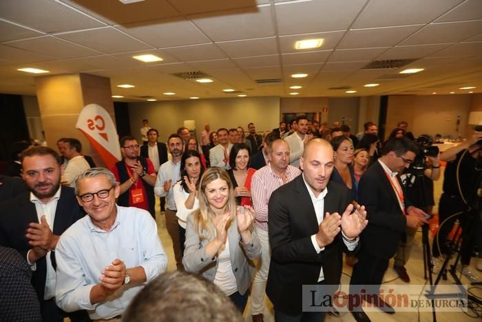 Ambiente de la noche electoral en la sede de Cs