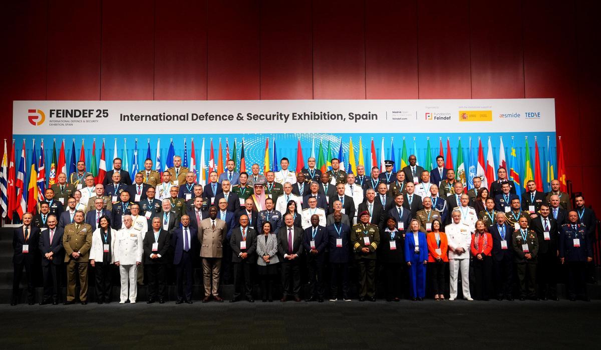 600 estands amb les últimes innovacions militars 600 estands amb les últimes innovacions militars