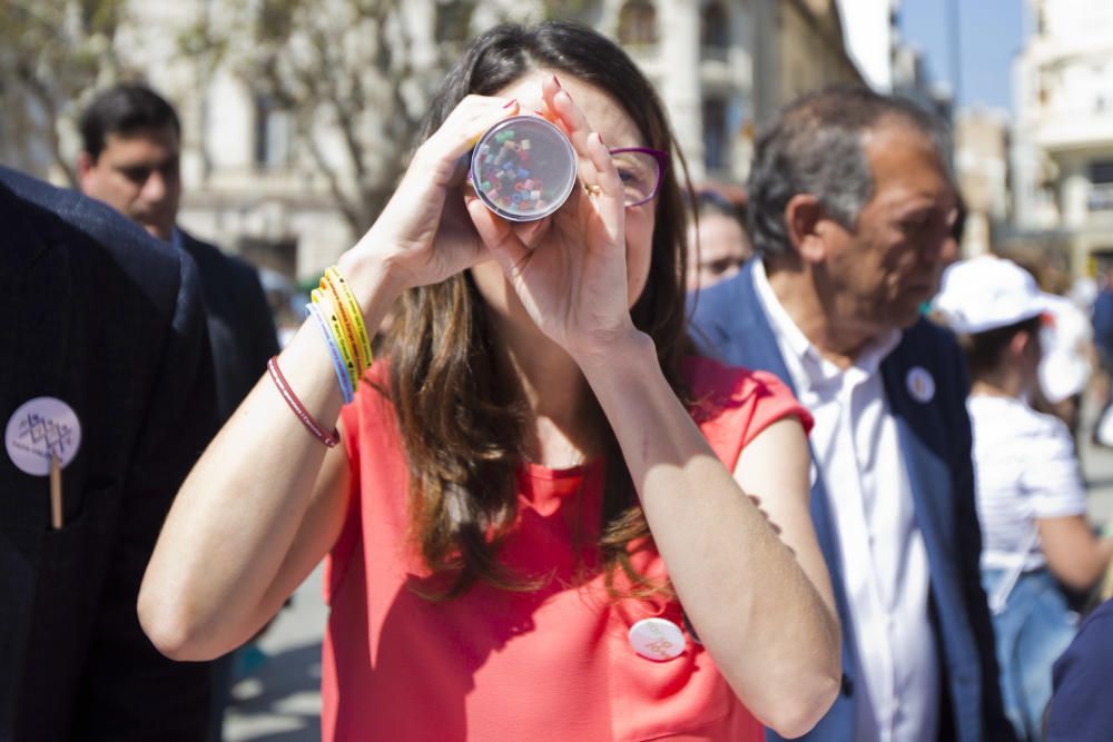 Trobada d'Escoles en Valencià en la plaza del Ayuntamiento