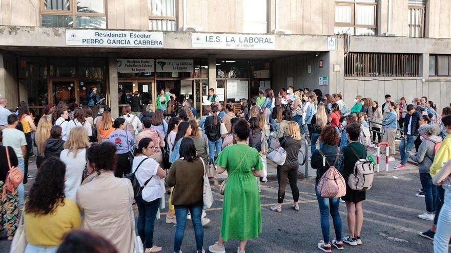 Sábado de examen para lograr una de las 990 plazas de profesor en Canarias