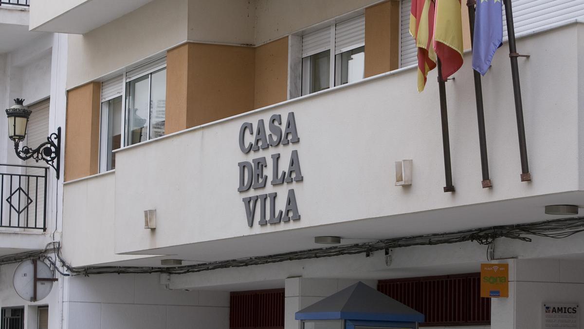 Fachada del Ayuntamiento de Quatretonda