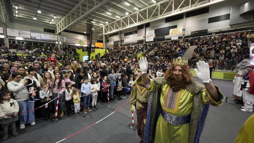 Los Reyes Magos vencen a la lluvia y el mal tiempo
