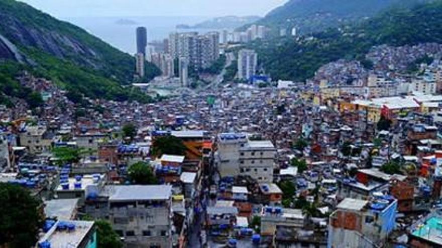 Una vista panoràmica de les faveles de Rio.