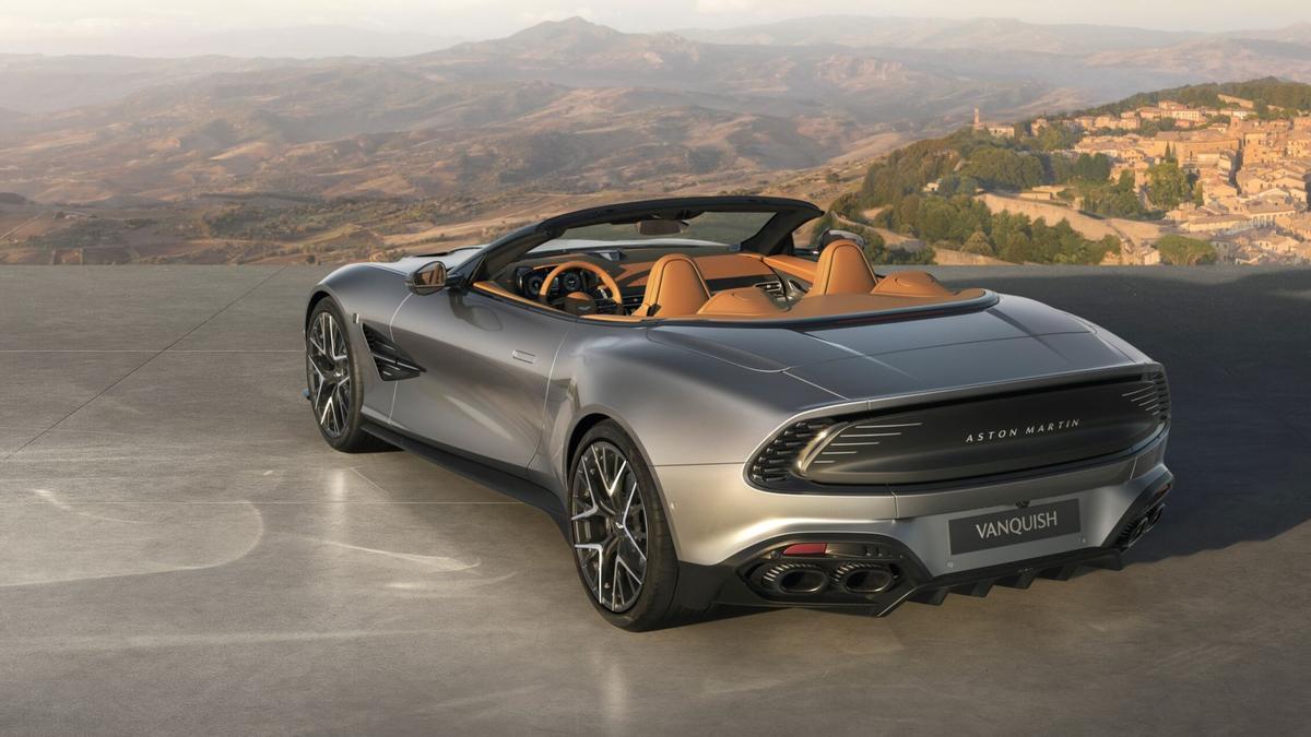Aston Martin Vanquish 25