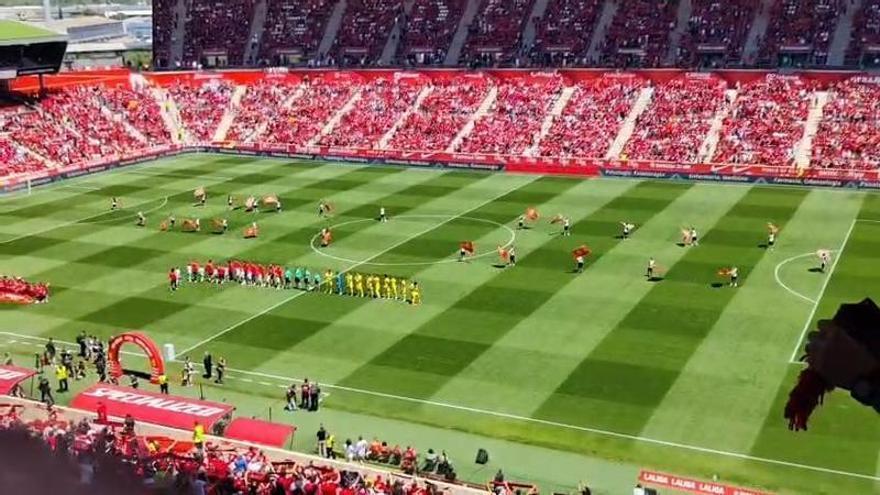 Vídeo: La afición del Mallorca canta el himno a capela ante el Villarreal