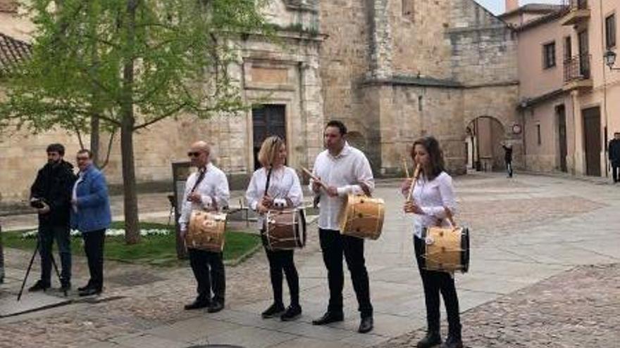 Una alborada despierta a Zamora para celebrar el Día de la Comunidad