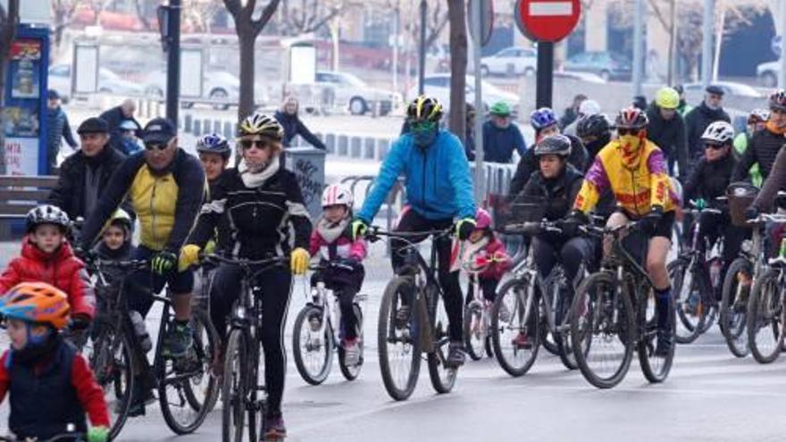 La darrera bicicletada de Reis, organitzada per Mou-te en bici.