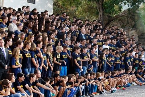 Ofrenda floral de los equipos de la UCAM en la Fuensanta