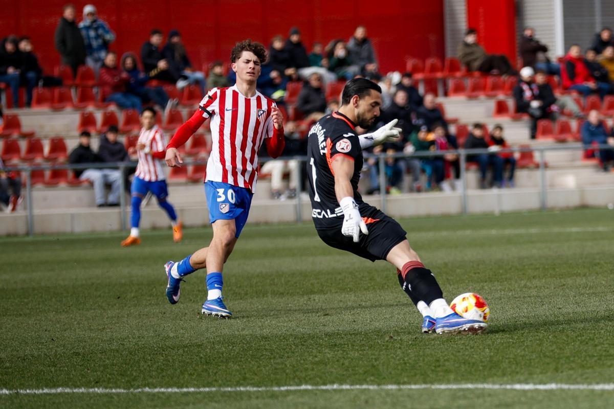 El portero Rubén Gómez tuvo poco trabajo, pero cumplió con su cometido.