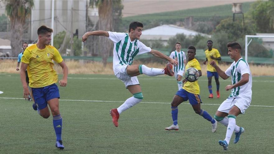 El Córdoba CF juvenil suma un punto ante el Cádiz