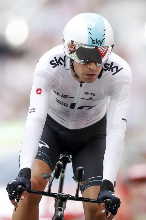 Froome se asegura el Tour en una crono en la que ganó el polaco Bodnar. Landa quedó a un segundo del podio de París. Urán y Bardet secundarán al campeón británico.