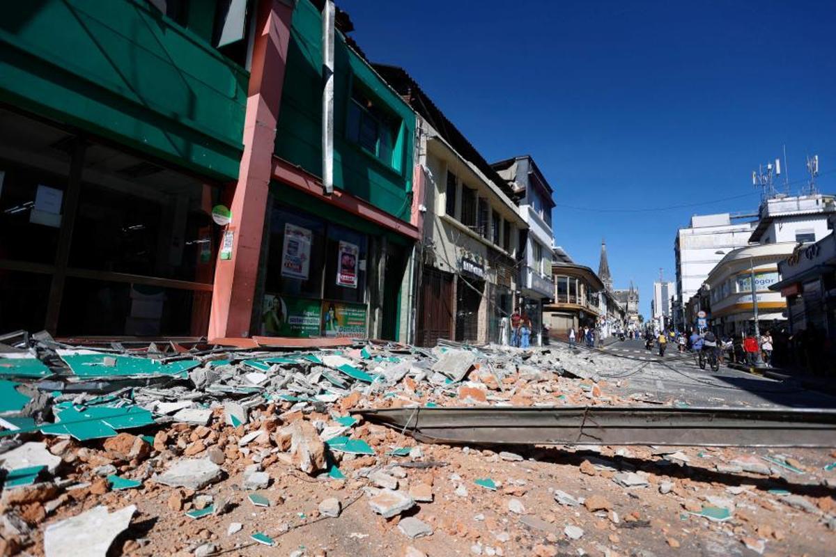 Imágenes del terremoto de magnitud 7,4 que ha sacudido a la mayor parte de Colombia Imágenes del terremoto de magnitud 7,4 que ha sacudido a la mayor parte de Colombia