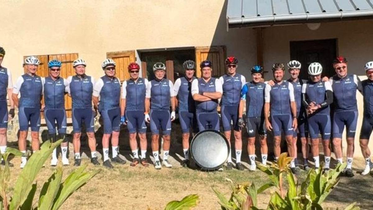 La penya Pachons de Manresa acompanya al Tour de França al mític cim d’Alpe d’Huez, a França