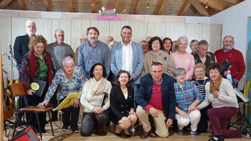 Presentación del libro «Engaltros» en Pimiango. | CEDIDA A LNE