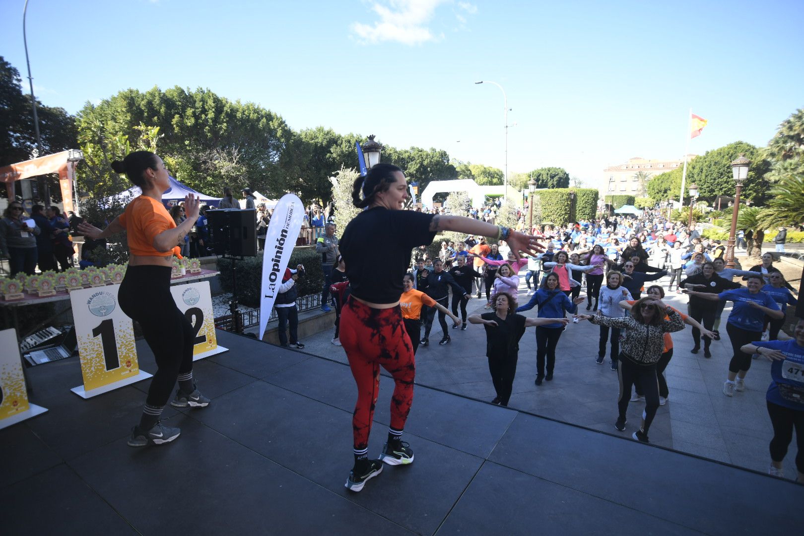 Imágenes de ambiente de la Carrera de la Mujer de Murcia