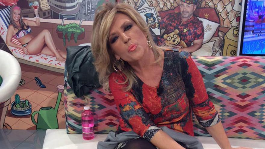 Lydia Lozano sufrió un percance en &#039;El debate&#039; de &#039;Gran Hermano&#039;.