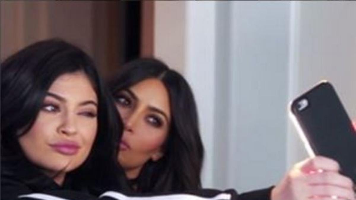 El secreto del selfie de Kim Kardashian y Kylie Jenner
