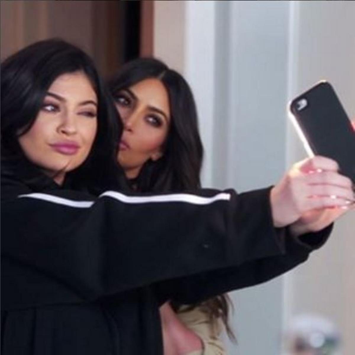 El secreto del selfie de Kim Kardashian y Kylie Jenner