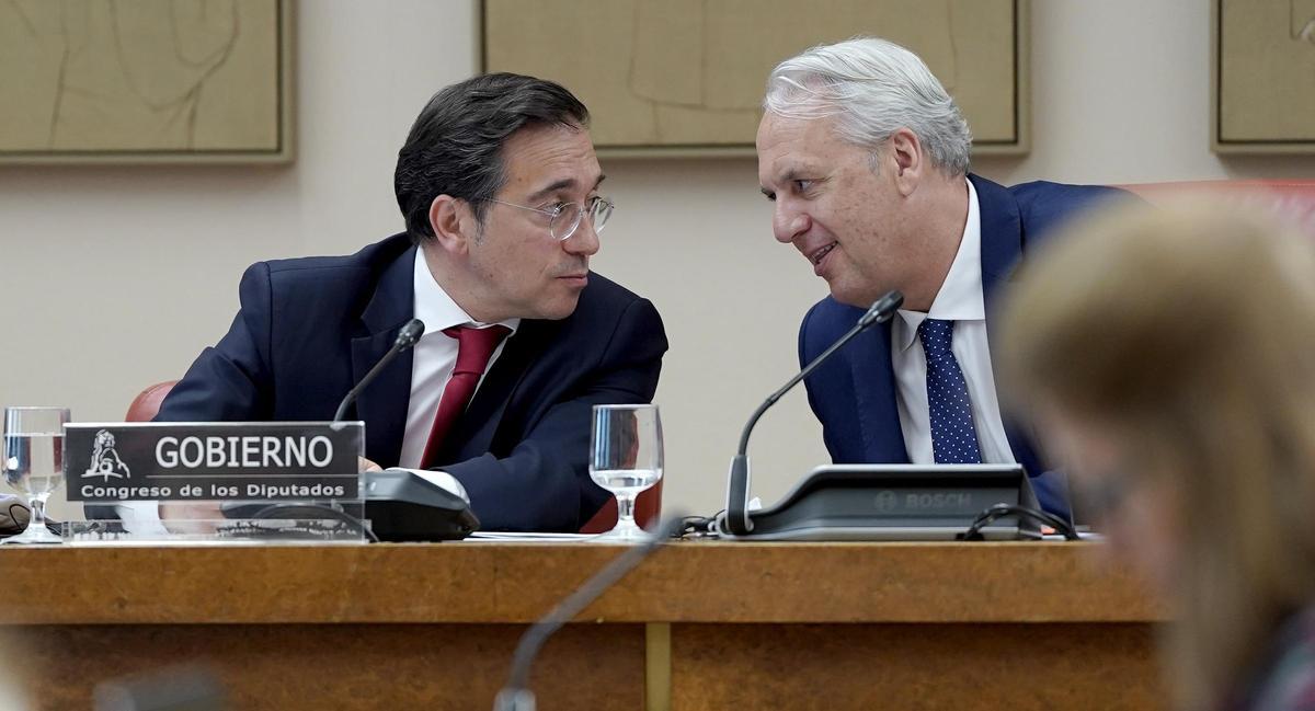 José Manuel Albares, ministro de Exteriores, durante la comisión de Exteriores en la que ha comparecido.
