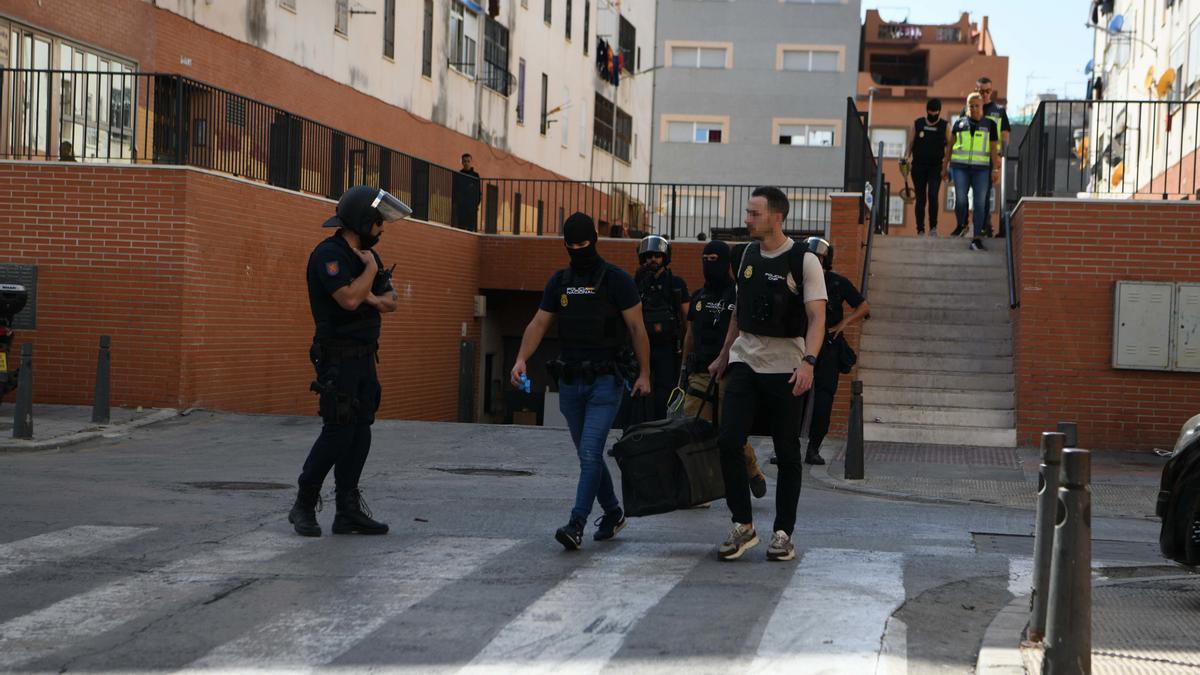 Agentes de la Policía Nacional en Ceuta, en una imagen de archivo.