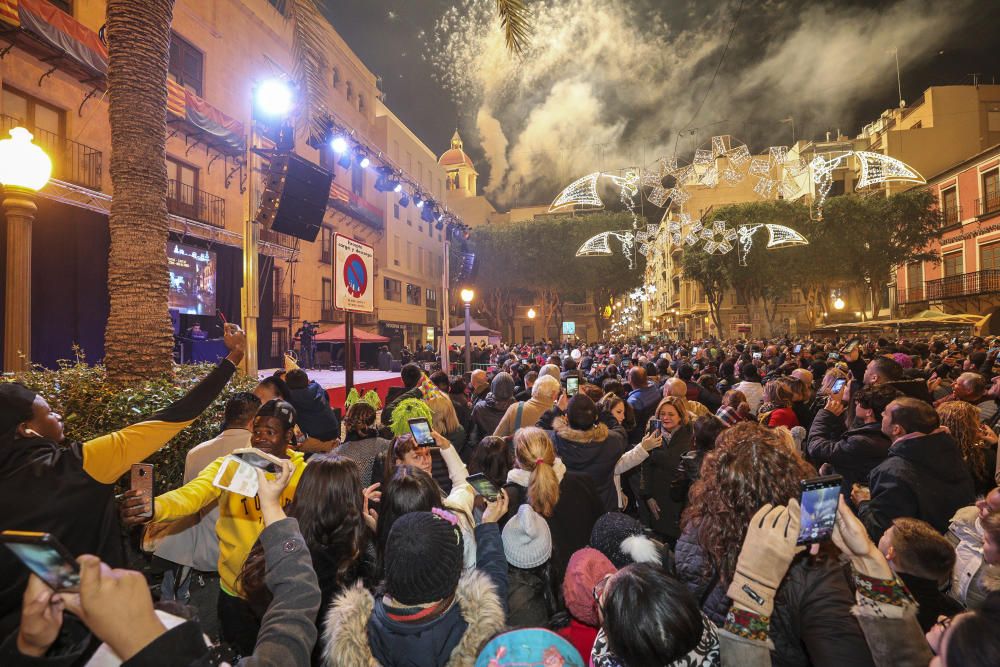 Fiesta en la Plaça Baix Nochevieja 2019 en Elche