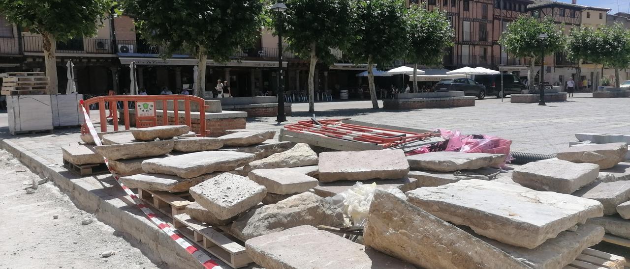 Antiguas losas de los soportales de la Plaza Mayor que serán reutilizadas