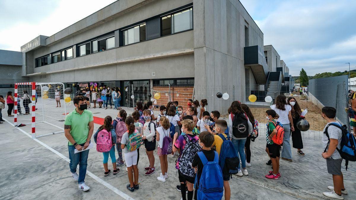 Imagen de archivo de unos niños al inicio del curso escolar en Badajoz.