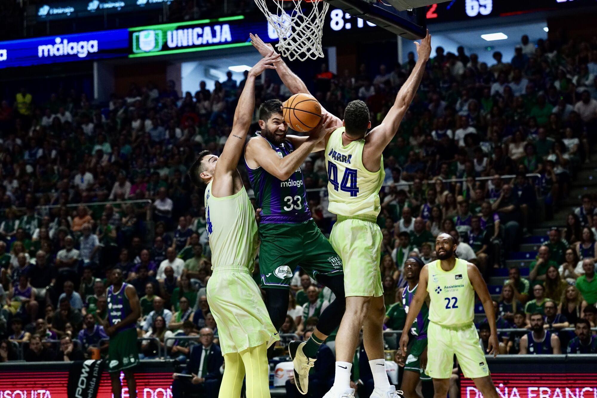 Cuartos de final de la Liga Endesa entre el Unicaja y el Barça
