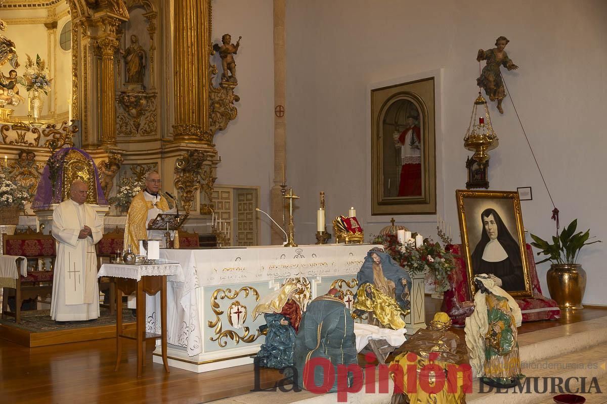 Así ha sido el traslado del cuatro y la reliquia de Santa Teresa de Jornet desde el Asilo hasta la Parroquia de la Concepción en Caravaca