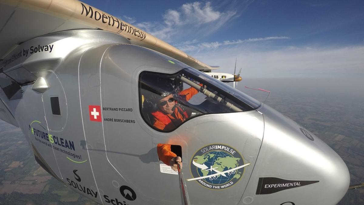 ATERRIZAJE DEL SOLAR IMPULSE EN LEHIGH VALLEY