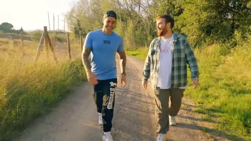 Passejada de youtubers per Manresa: Ibai Llanos entrevista a Jordi Wild a l'entorn de l'Oller del Mas