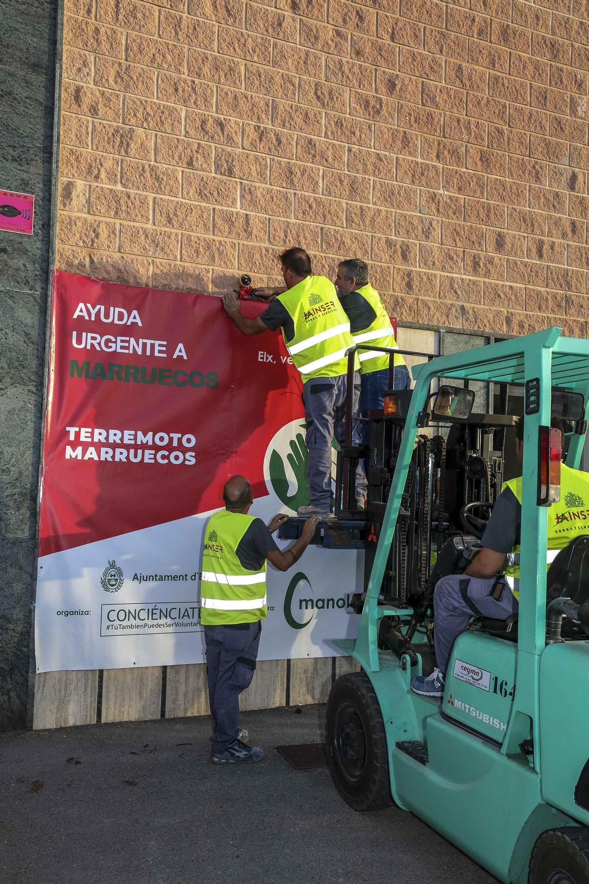 Elche envía hoy a Marruecos tres tráilers con 70 toneladas de ayuda humanitaria