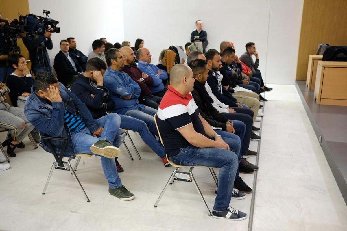 Juicio contra 24 personas acusadas de delitos de narcotráfico