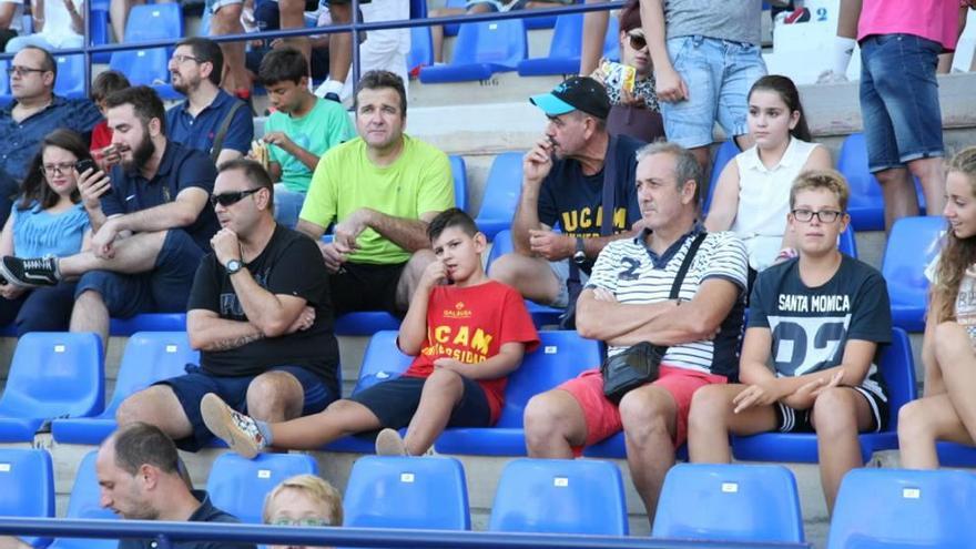 El UCAM rebaja las entradas a cinco euros para el partido de mañana ante el Almería