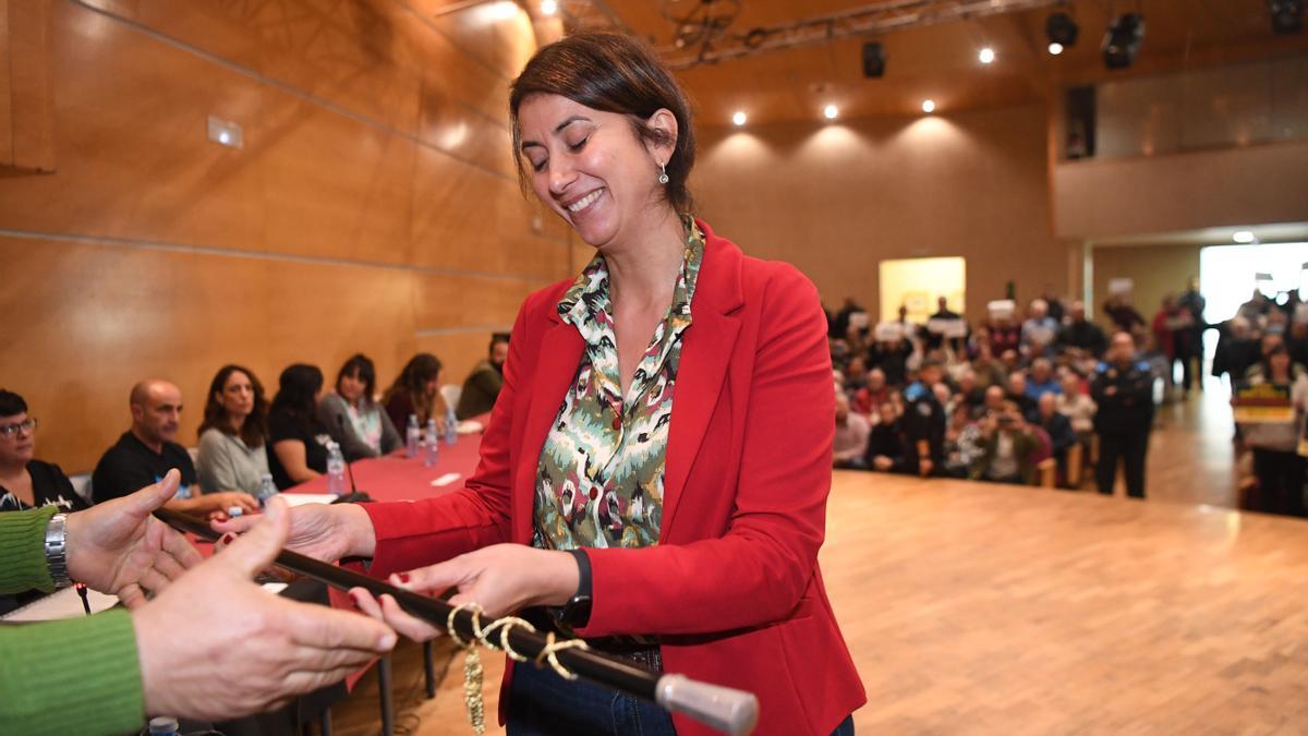 La nueva alcaldesa de Sada, María Nogareda, durante la toma de posesión