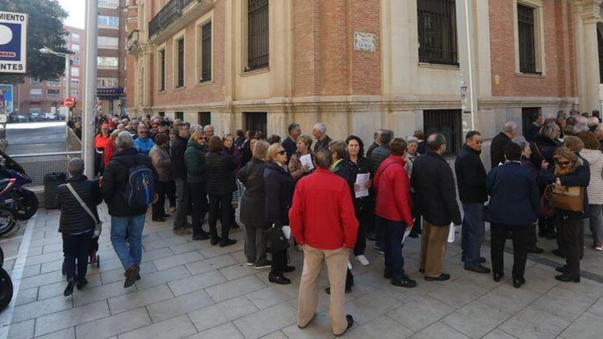 Colas kilométricas para lograr una de las plazas del ‘Castellón Sénior’ de Diputación