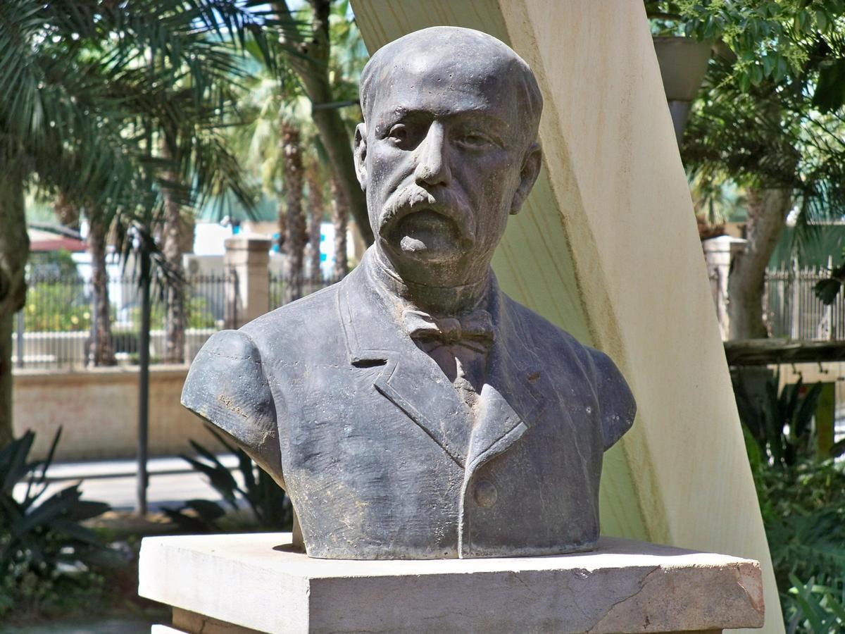 El busto de Eduardo Ocón